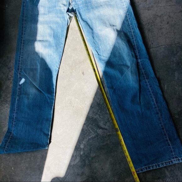 MENS LEVIS 501 33 x 34 Blue Denim Button Fly Denim Jeans Slim Skinny Straight - Picture 11 of 12